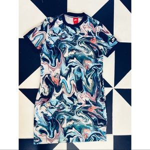 Women’s Nike size XL marble print mini dress